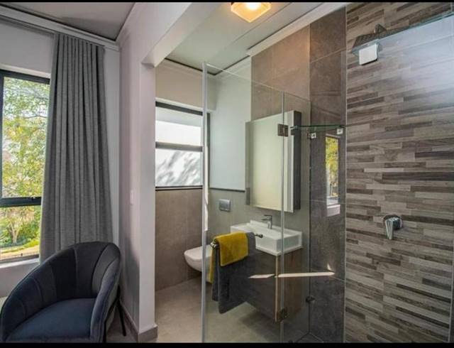 3 BEDROOM PROPERTY TO RENT IN MENLO PARK